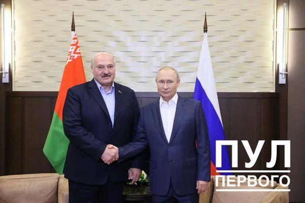 Лукашенко находится с рабочим визитом в России. Появились первые кадры встречи с Путиным