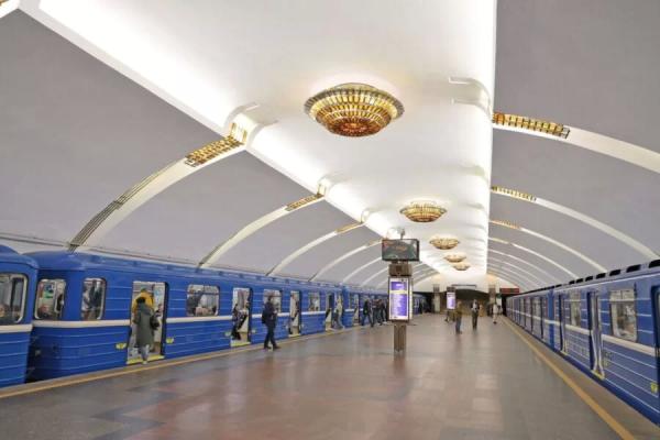 Общество Ремонт станции метро «Парк Челюскинцев» завершен. Пассажиры уже оценили обновления